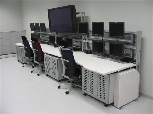 ���ڽ���̨